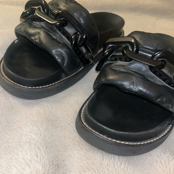 Louis Vuitton Leather Chain-Link Accents Slides - Picture 3 of 16